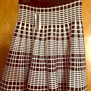 Chelsea&Theodore Black and White Skirt